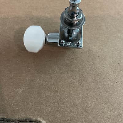 Fender Locking tuners. Left handed 2025 - Chrome image 5