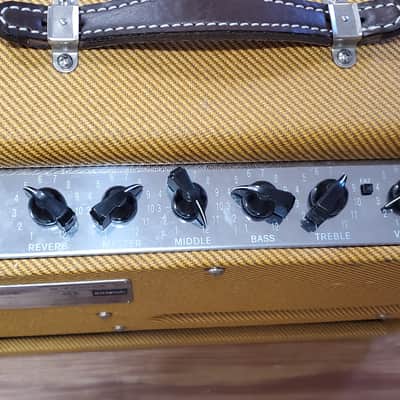 Fender Blues Junior Lacquered Tweed 15-Watt 1x12" Guitar Combo 2016 - Present - Lacquered Tweed image 3