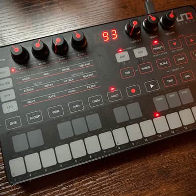 IK Multimedia UNO Analog Synth 2018 - Present - Black image 2
