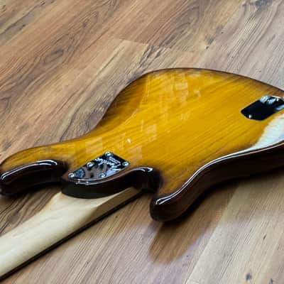 Fender American Deluxe Dimension Bass V Violin Burst image 17