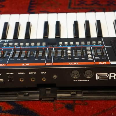 Synthesizer Roland Boutique JU-06 inkl. K-25m Keyboard in sehr gutem Zustand image 2