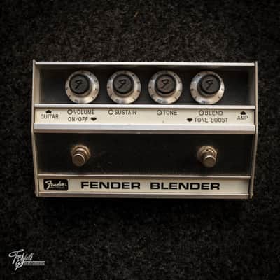 Fender/ Fender Blender ハンドメイドFuzz Fender Fender Blender Fuzz Pedal | Reverb Canada