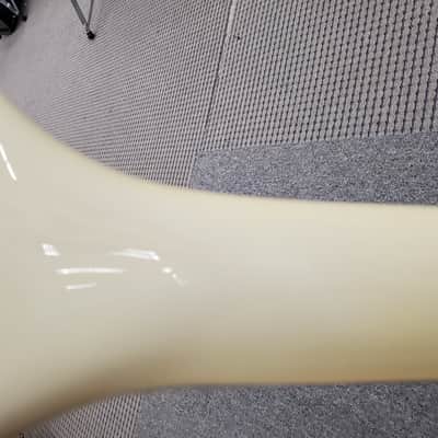 Hamer USA Vector  V shape in White with case and C.O.A. ebony fingerboard, near mint image 20