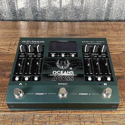 Electro-Harmonix EHX Oceans Abyss Advanced Reverb Laboratory Guitar Effect Pedal image 2
