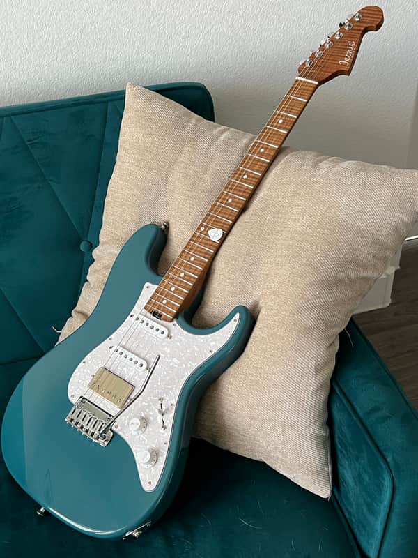 Iconic Guitars Solana VM 2024 - Ocean Aqua