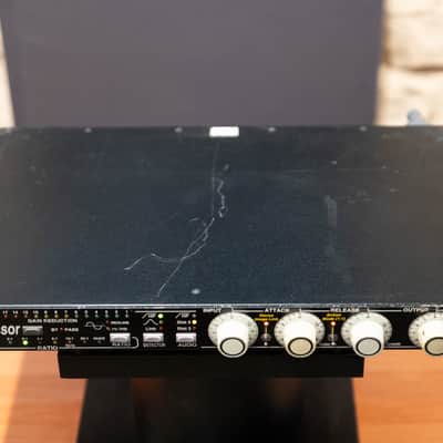 Empirical Labs EL8-X Distressor with British Mode - Black image 2