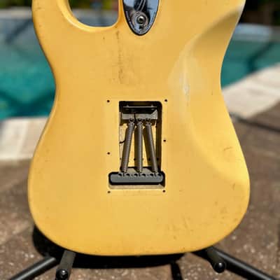1975 Fender Stratocaster with 3-Bolt Neck - Olympic White image 4