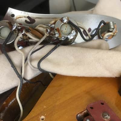 Fender American Vintage “Fullerton” reissue '62 Jazz Bass 1982 - 3-Color Sunburst image 21