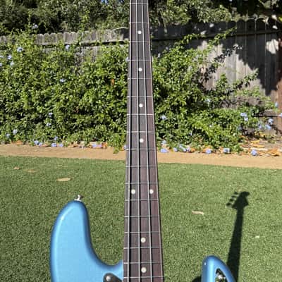Immagine Allparts Jazz Bass Partscaster J-bass style Ice Blue 2026 - Ice Blue - 3