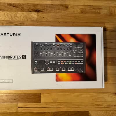 Arturia MiniBrute 2S Desktop Synthesizer 2018 - Present - Black image 2