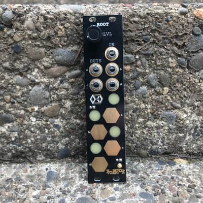 Folktek Root 2018 - Black and Gold image 1