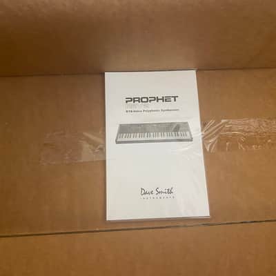 Dave Smith Instruments Prophet Rev 2 8 Voice Sequential image 10