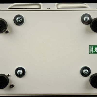 Tripp-Lite IS1000HG 2019-2020 Isolation Transformer - White image 5