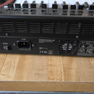 Behringer DeepMind 12 49-Key 12-Voice Polyphonic Analog Synth 2016 - Present - Black image 5