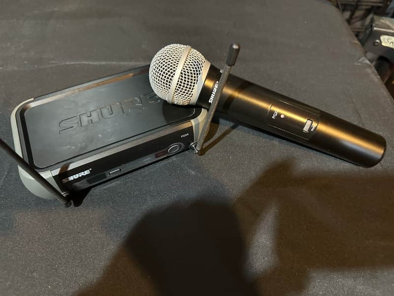 Shure Wireless Microphone (PGX2) & Shure Receiver (PGX4) PGX2 & PGX4 2005 - Black image 1