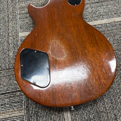 GIBSON *UPDATED* Les Paul Classic—Honey Burst image 2