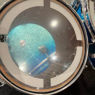~WOW!~ DW Collector's Series Maple/Mahogany 5-Piece 10/12/14/16/22 Drum Kit Set in Electric Blue Burst Glitz Lacquer with Chrome Hardware image 22