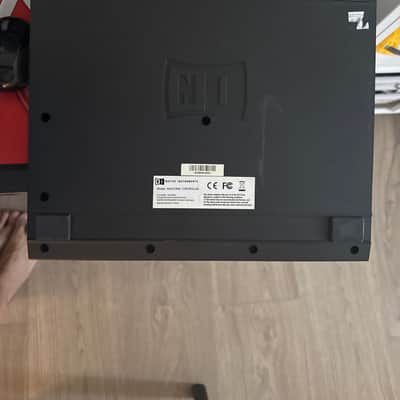 Native Instruments Maschine 2000s - Black image 2