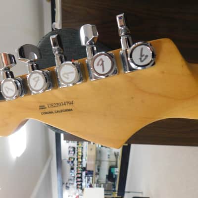 Fender American Ultra Luxe Stratocaster with Maple Fretboard 2021 - Present - 2-Color Sunburst image 8