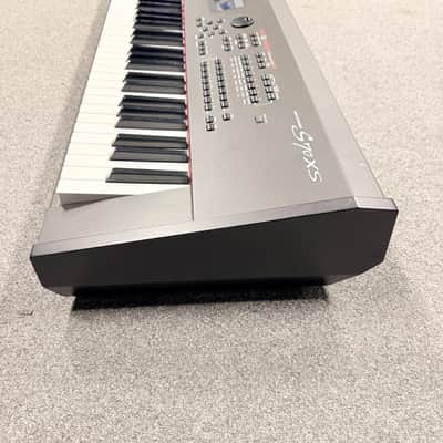 Yamaha S70XS 76-Key Balanced Hammer Action Synthesizer / Stage Keyboard 2015 image 7