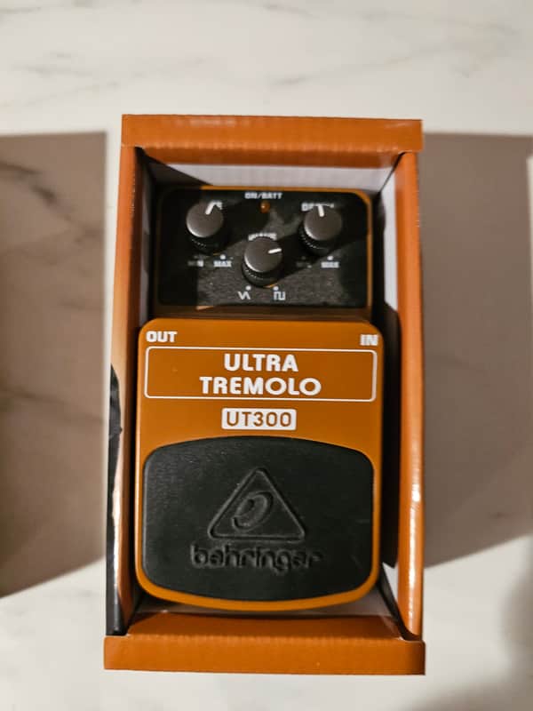 Behringer UT300 Ultra Tremolo Pedal 2010s - Standard image 1
