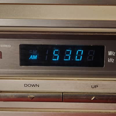 Hitachi FT-5000 AM-FM Stereo Tuner image 4