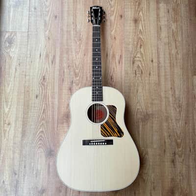 Gibson J-35 '30s Faded Natural image 4