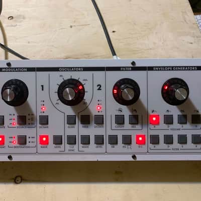 Moog Slim Phatty white model🌞Rare and  analog ! image 3