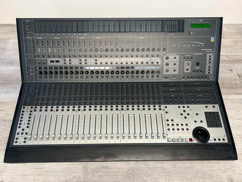 Digidesign Control 24 Pro Tools Controller 2000s - Gray imagen 1