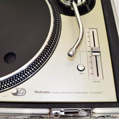 Technics SL-1200M3D Direct-Drive Turntable w/ Odyssey Road Case image 5