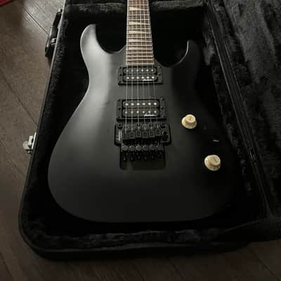 Jackson  JS32 DKA Satin Black / Amaranth + Gator Case image 2