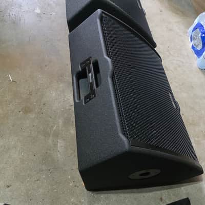 RCF TT25CXA monitors image 14