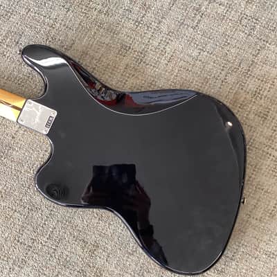 Squier Classic Vibe Bass VI 2024 in Black image 5