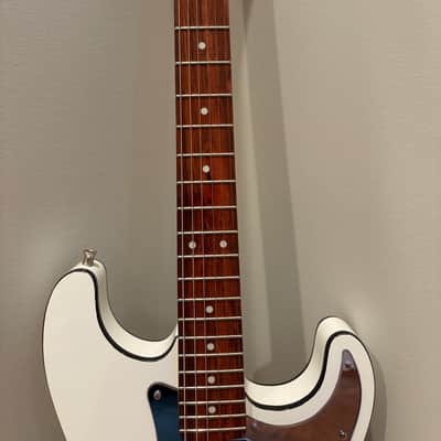 Unbranded Stratocaster partscaster - White w/black binding image 3