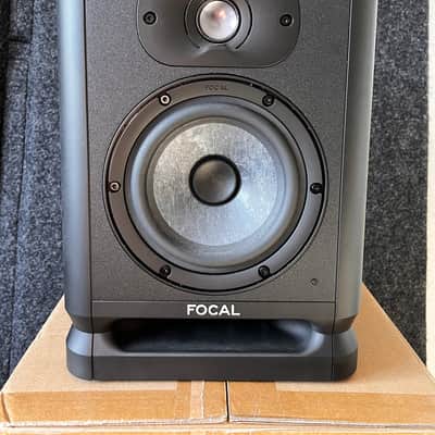 Focal Alpha 50 Evo Powered Studio Monitor (Pair) 2021 - Present - Black image 3