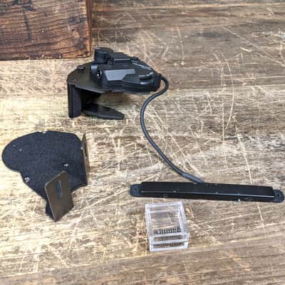 Roland GI-20 GK-MIDI Interface with GK-3B Pickup for Bass image 4