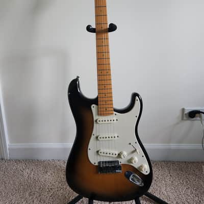 Fender American Deluxe Stratocaster with Maple Fretboard 2004 - 2-Color Sunburst image 1