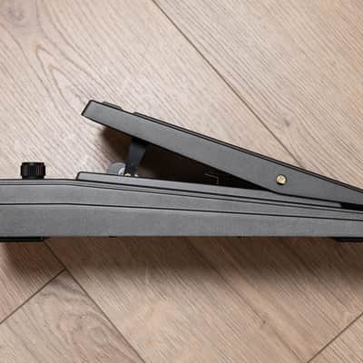 Boss FV-200 - MINT - Keyboard Stereo Volume Pedal image 8