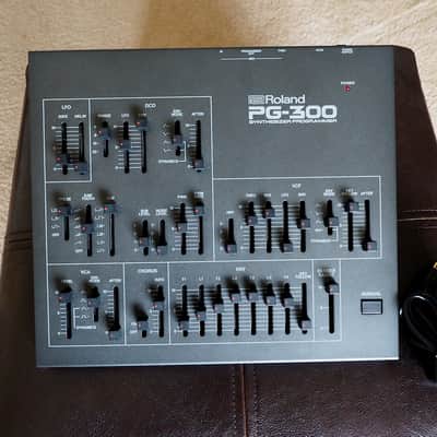Roland PG-300 - Programmer for Alpha Juno 1 & 2, MKS-50 - Perfect Working image 2