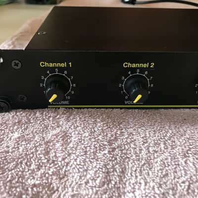 Whirlwind Mix-5 5 channel mic/Line mixer with rack mount bolts and washers. image 2
