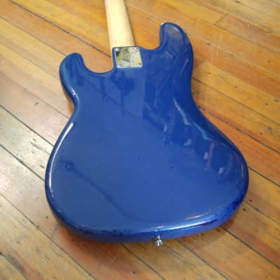Squier Affinity Precision Bass Blue image 10
