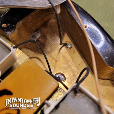 1966 Fender Jazzmaster with Fender OHSC - 3-Tone Sunburst, 8lbs image 22