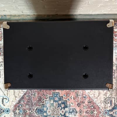 2017 Fender Rumble 410 500 Watt 4x10 8 Ohm Bass Guitar Speaker Cabinet W/ Cover! image 3