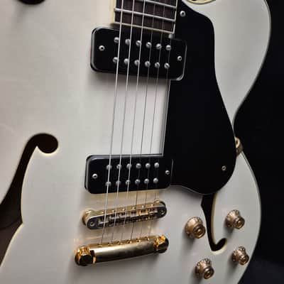 1988 Yamaha AES 1500 Semi-Hollow Body Jazz Guitar w / Case image 9