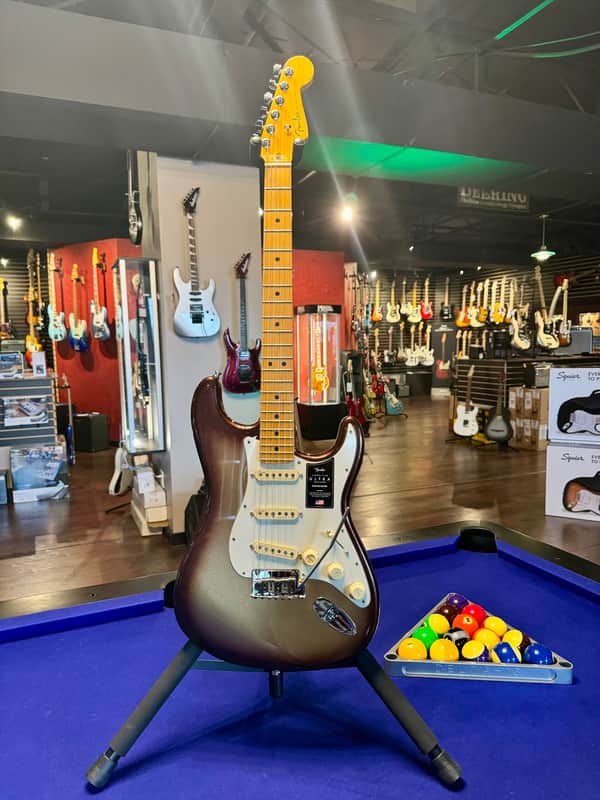 Fender AMERICAN ULTRA STRATOCASTER® 2022 - Mocha Burst image 1