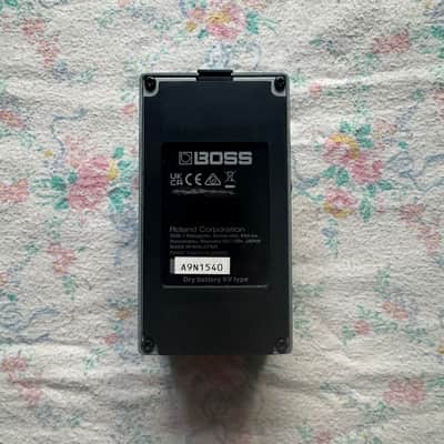 Boss TR-2 Tremolo (Silver Label) 1997 - Present - Green image 3