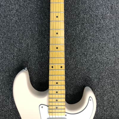 G&L Tribute Series Legacy - White Gloss with Maple Fretboard image 5