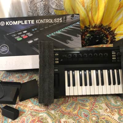 Komplete Kontrol S25 Keyboard Controller MIDI USB W Box image 2