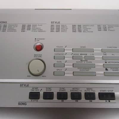 Yamaha Portable Grand DGX-205 Electronic Piano image 8