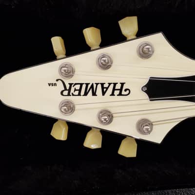 Hamer USA Vector  V shape in White with case and C.O.A. ebony fingerboard, near mint image 4